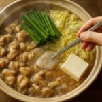 もつ鍋のアクを取るタイミングはいつ？臭みを抑えて絶品に仕上げるコツを初心者にもわかりやすく解説